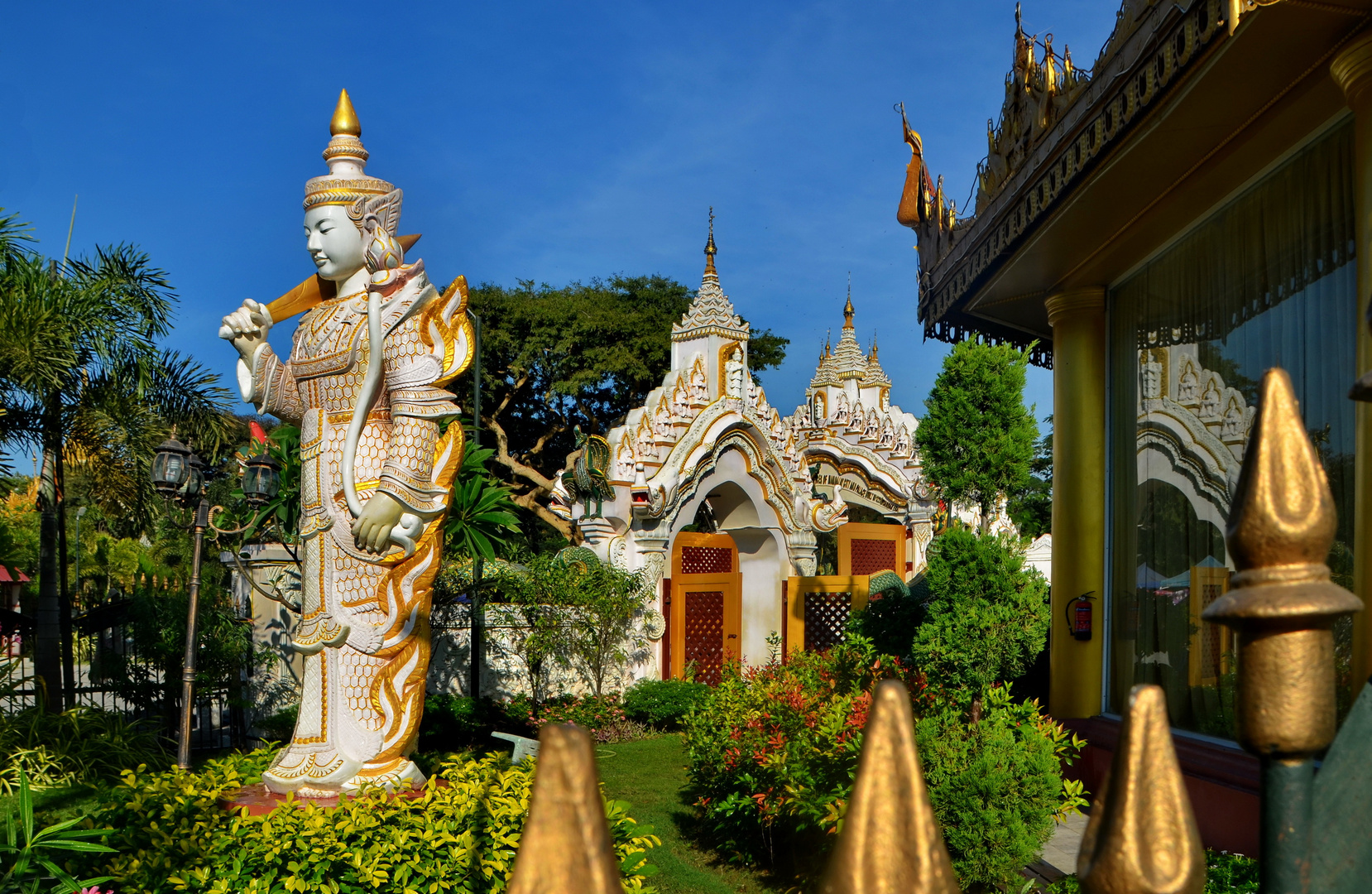 Mandalay Kyauktawgyi Temple