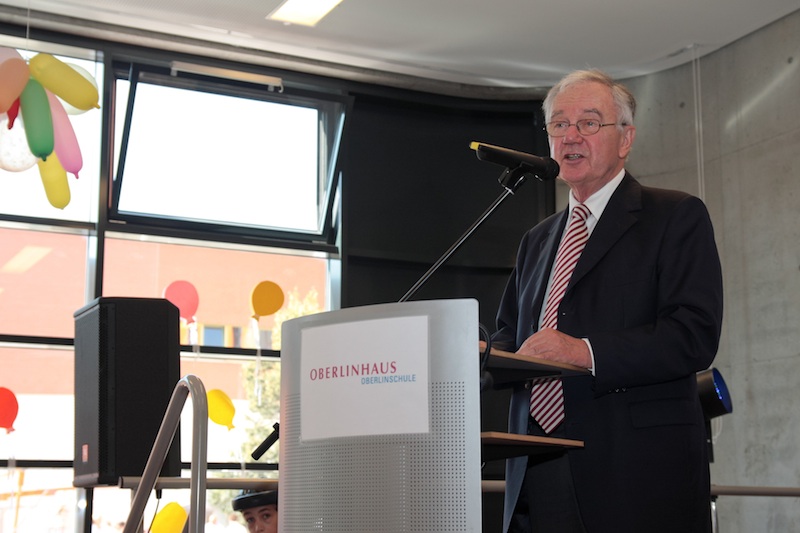 Manfred Stolpe eröffnet Neubau Oberlinschule