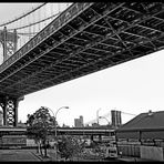 Manhattan Bridge - Im HG die Brooklyn Bridge