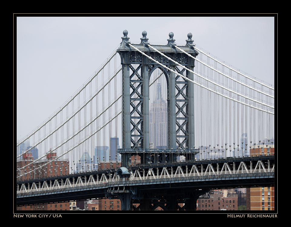 Manhattan Bridge over Empire State Building, New York City / USA