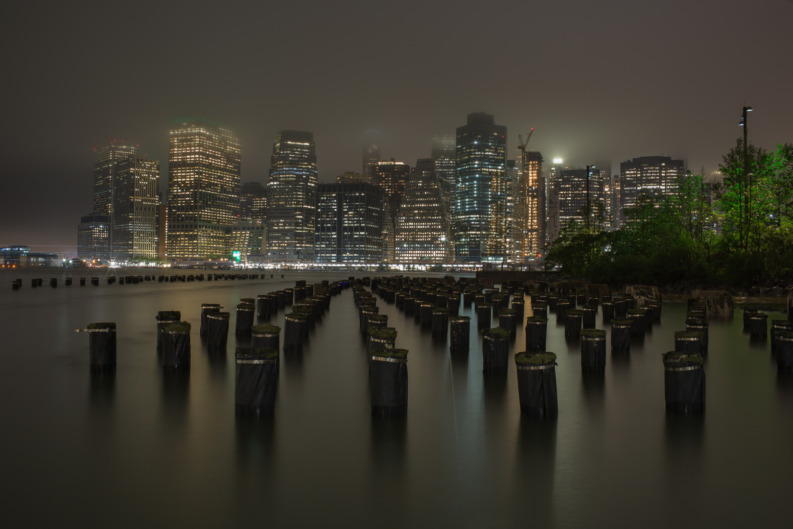 Manhattan di sera vista da Brooklyn Park