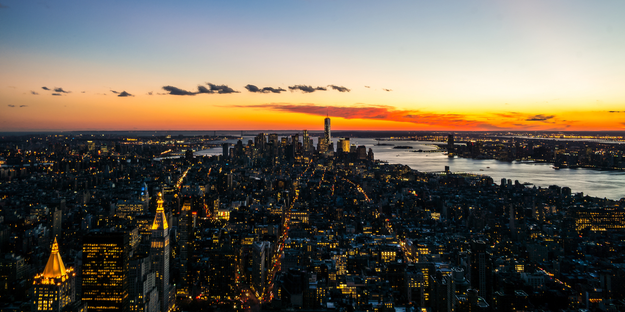 Manhattan Downtown bei Nacht