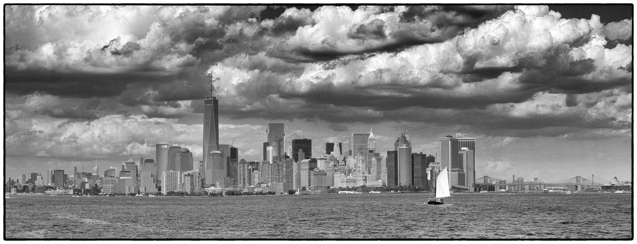 Manhattan - Financial District Skyline 