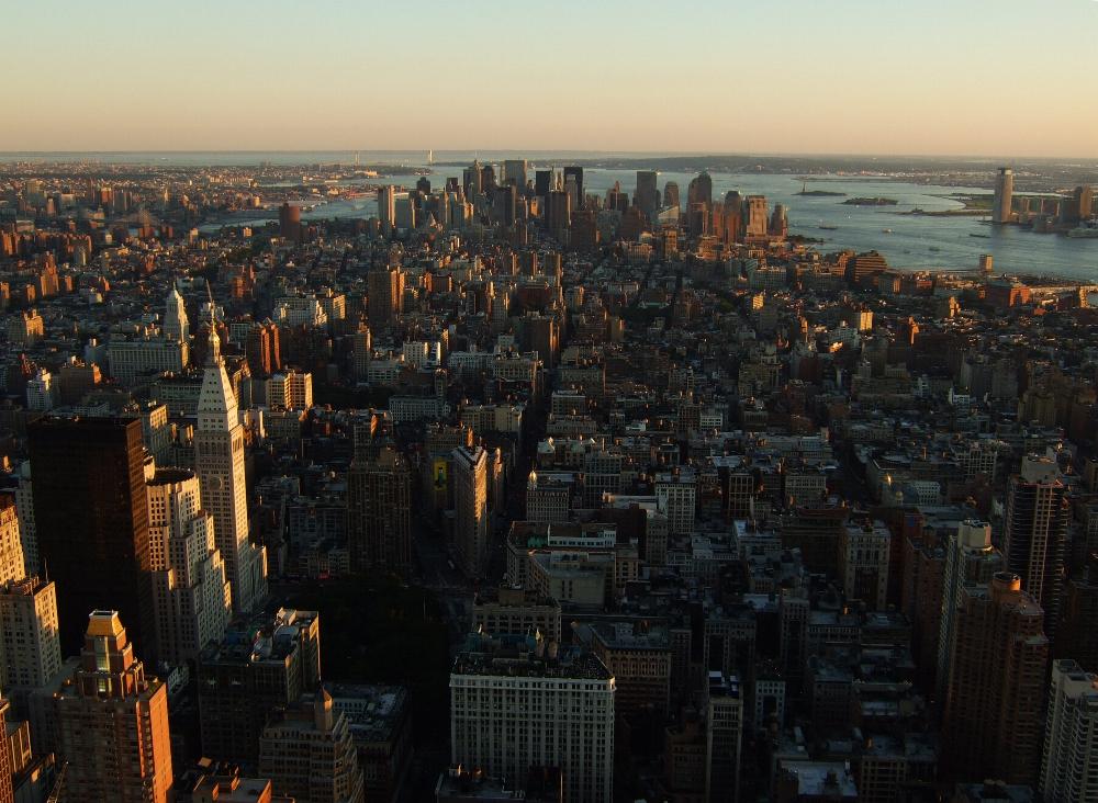 Manhattan in der Abenddämmerung