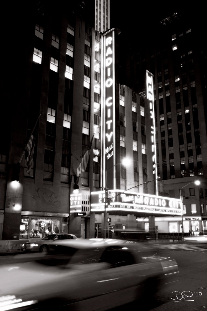 Manhattan - Radio City Music Hall - 01