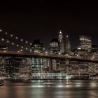MANHATTAN SKYLINE & BROOKLYN BRIDGE Idyllische Nachtansicht | Panorama 
