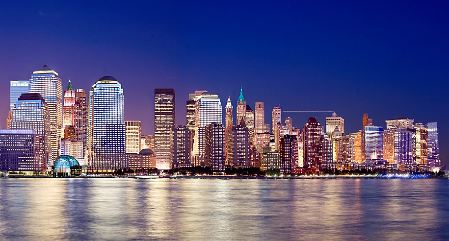 Manhattan skyline im Abendlicht