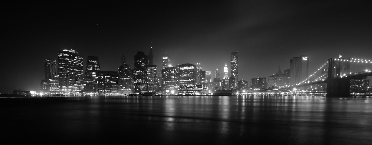 Manhattan Skyline und Brooklyn Bridge