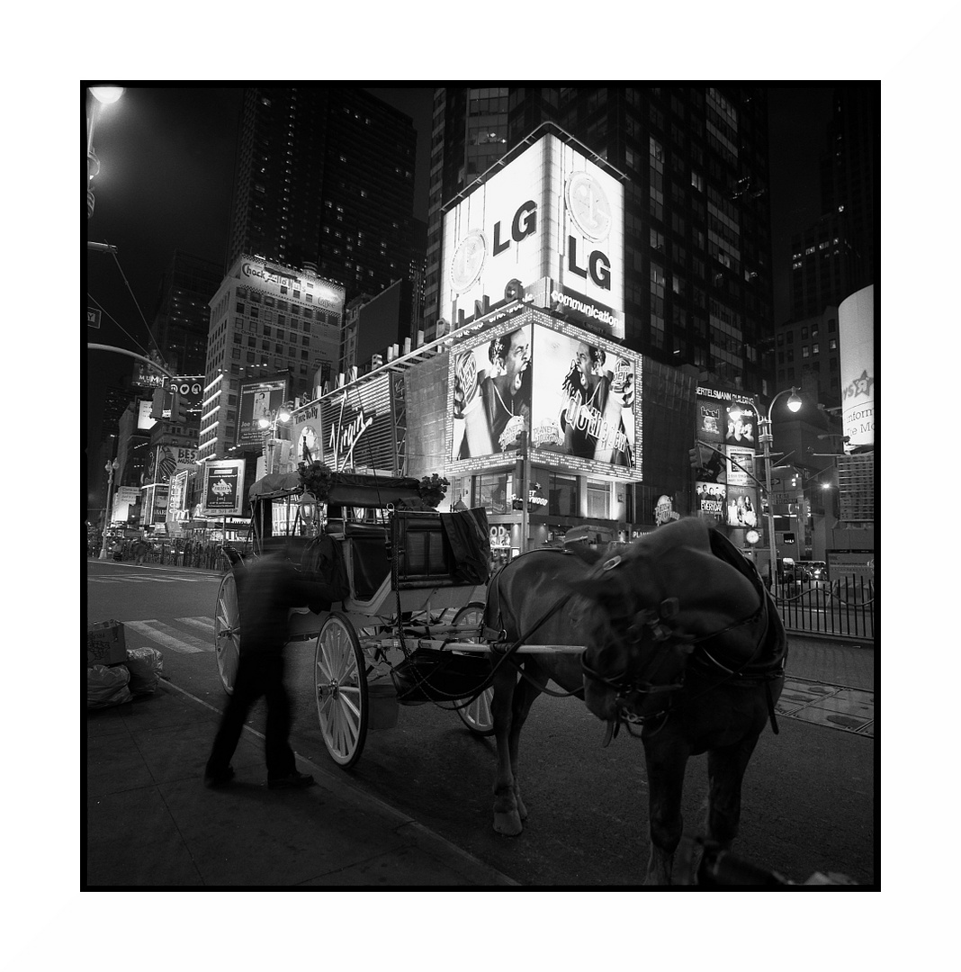 Manhattan Superwide: Times Square Carriage