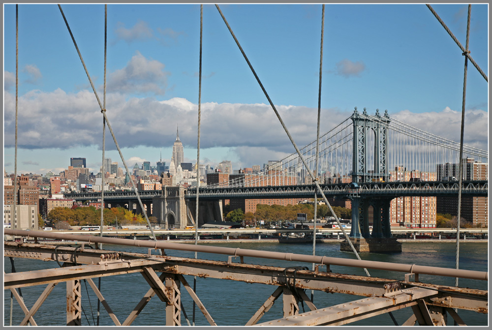 Manhattan von der Brooklyn Bridge