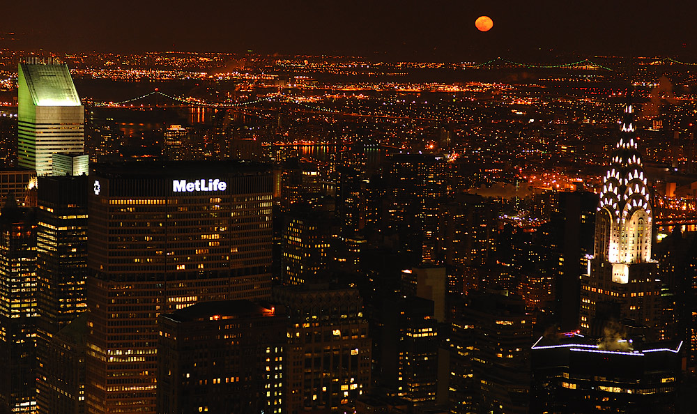 Manhatten Moonrise