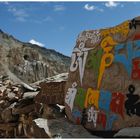 Mani-Steine vor dem Kloster Phuktal, Zanskar, Indischer Himalaya