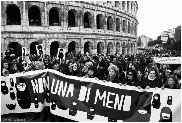 Manifestazione contro la violenza sulle donne