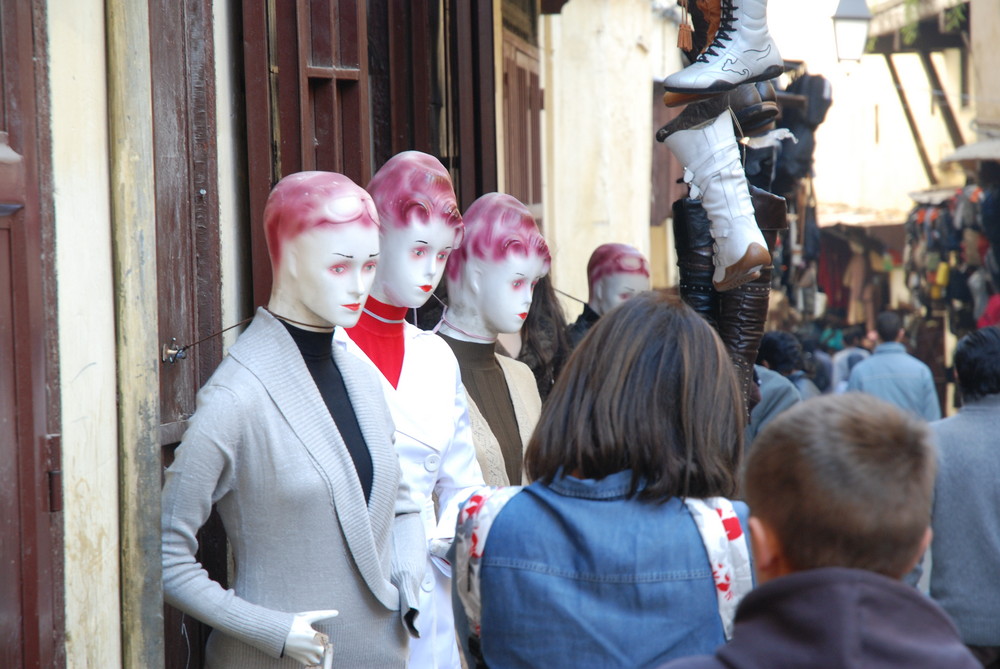 Maniquis en la medina de Fes