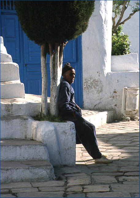 Mann auf Treppe - Sidi bou Said