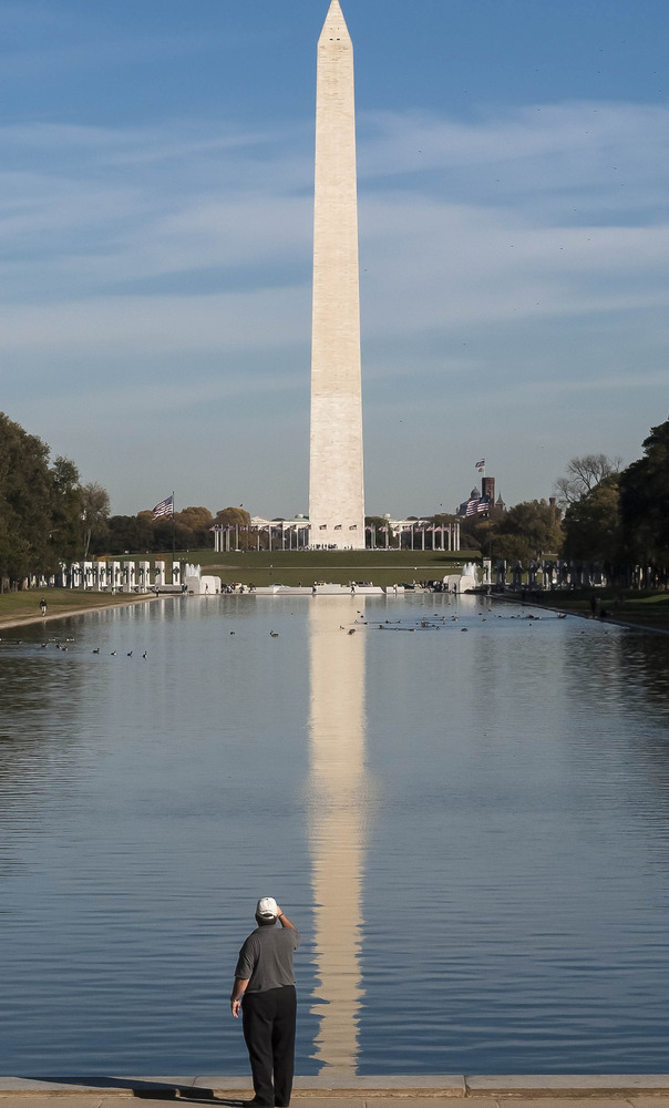 Mann fotografiert Mann fotografiert Washington Monument