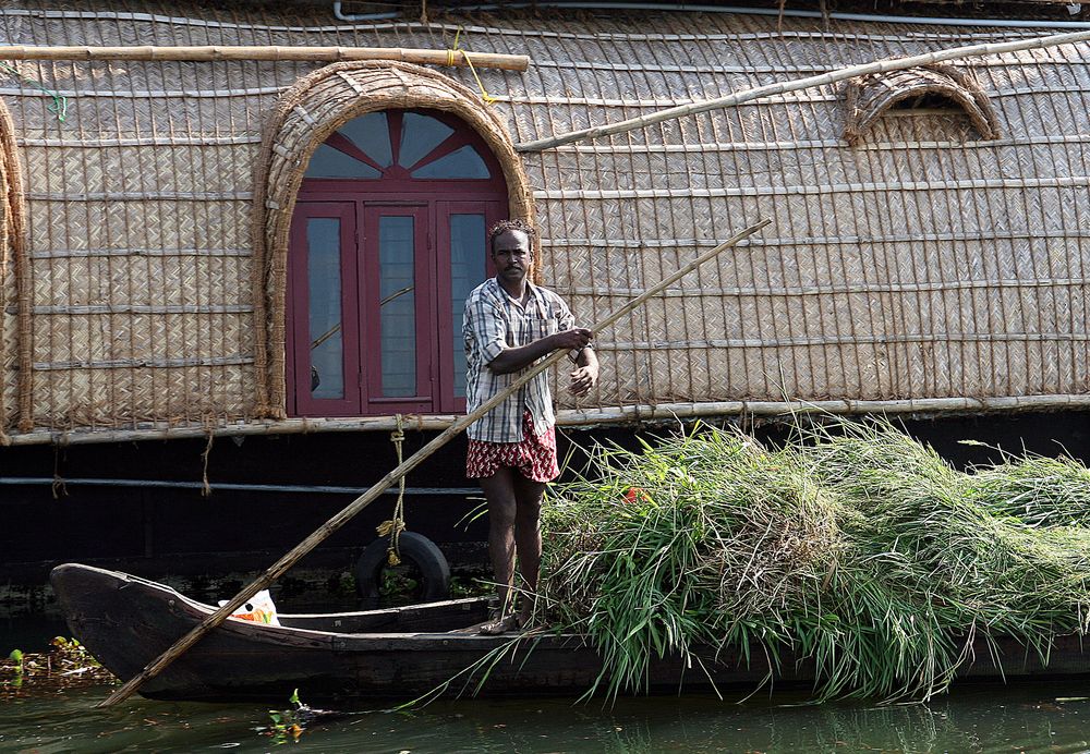 Mann in Boot  Indien