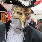 MANN MIT MASKE