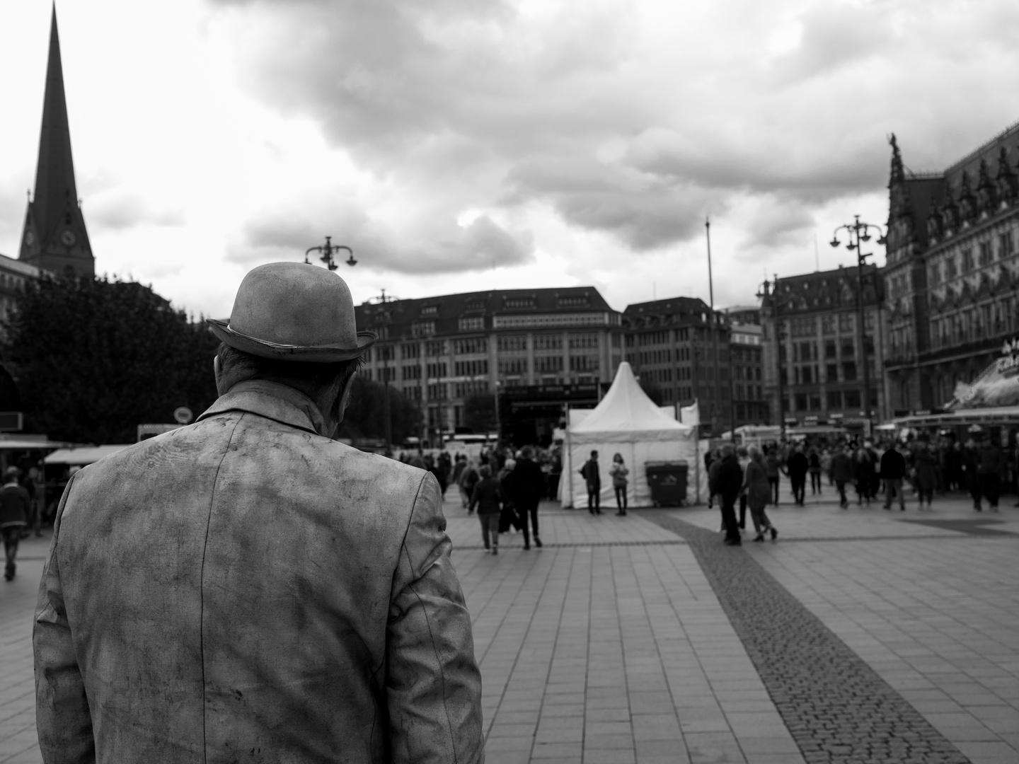 Mann Von Hinten Foto Bild Erwachsene Streetfotografie Mit Menschen Menschen Bei Der Arbeit Bilder Auf Fotocommunity