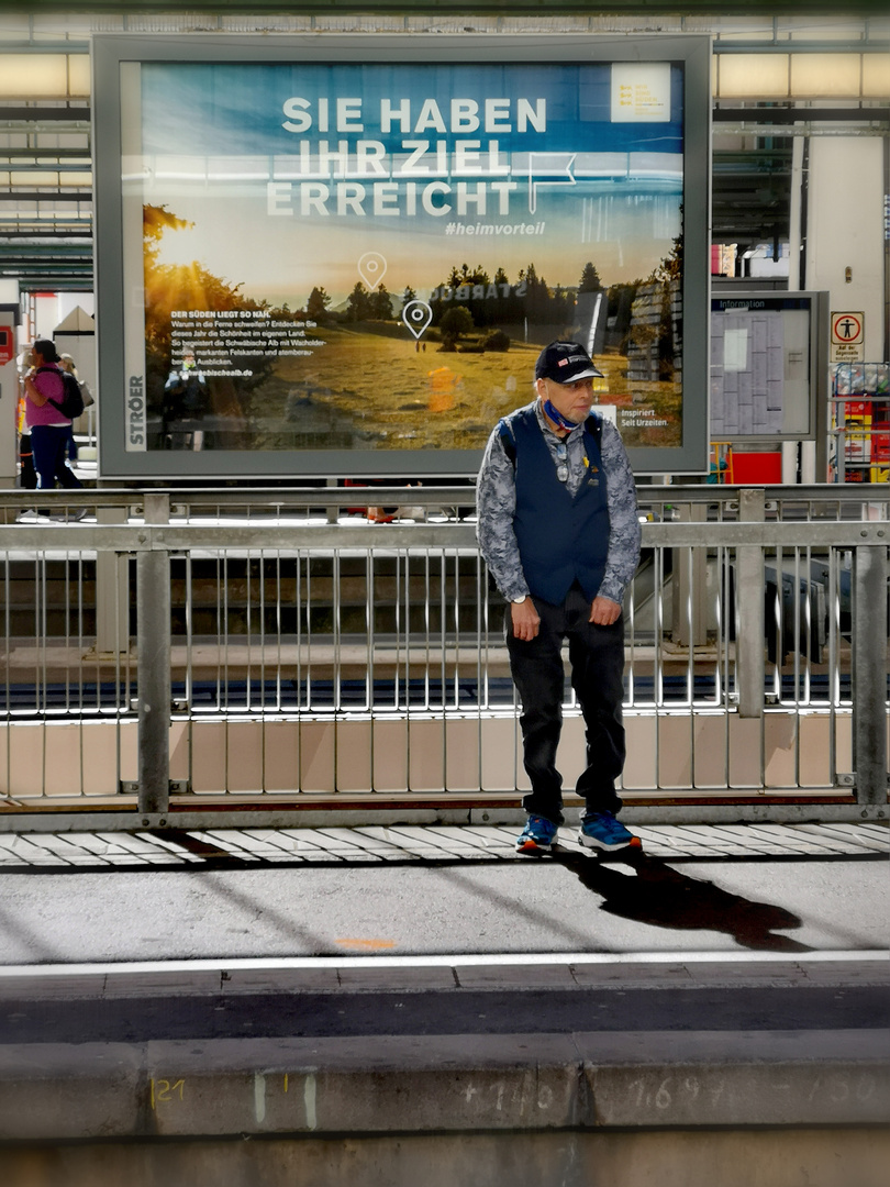 Mann Ziel HBF Stgt P20-20-col +9sonnigeFotos