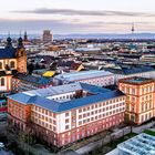 Mannheim.  Blick über Schloss und Jesuitenkirche.