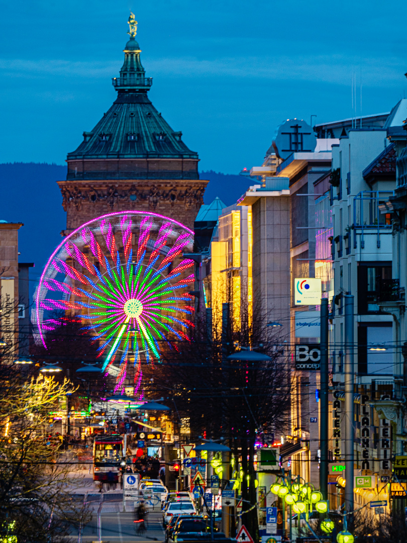 Mannheim. Karneval am Wasserturm.