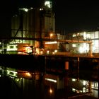 Mannheim, Spiegelung im Hafen bei Nacht