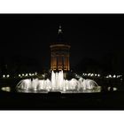 Mannheim Wasserturm bei Nacht.