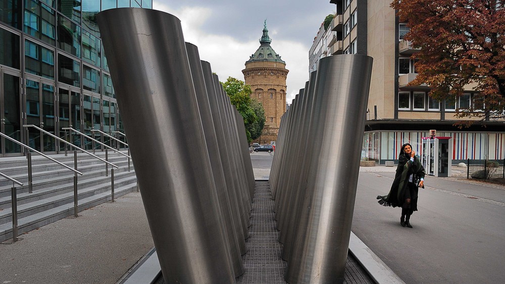 Mannheim, Wasserturm, Rosengarten-Skulptur