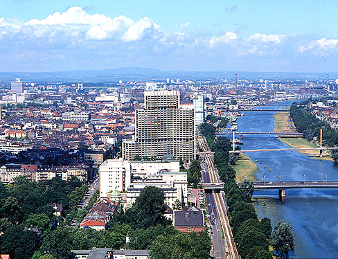 mannheim,blick vom fernmeldeturm auf collini-center