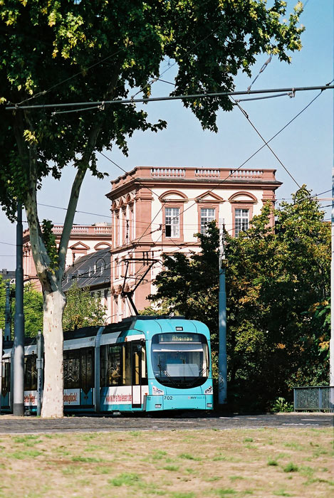 Mannheimer Schloss mit Strassenbahn