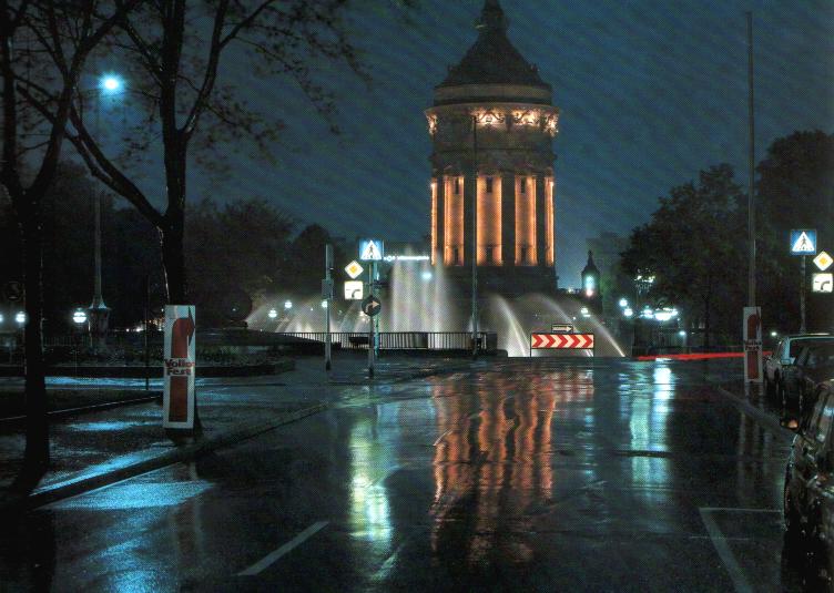 Mannheimer Wasserturm bei Nacht