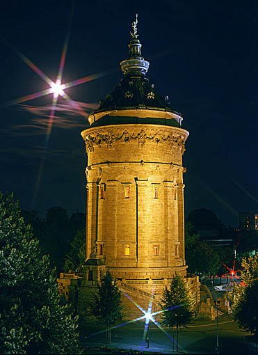 mannheimer wasserturm, bei vollmond