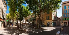 Manosque - Place de l'Hotel de Ville