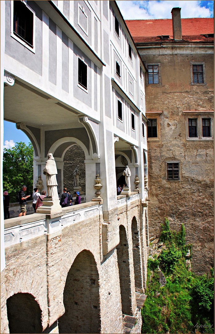 Mantelbrücke mit Arkadengang