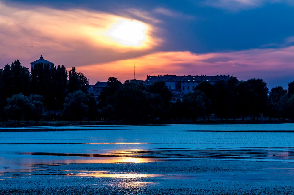 Mantova 2009 - scorcio al tramonto