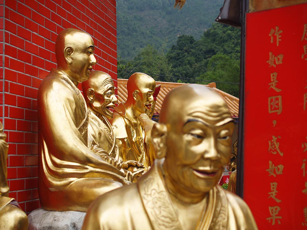 many buddhas