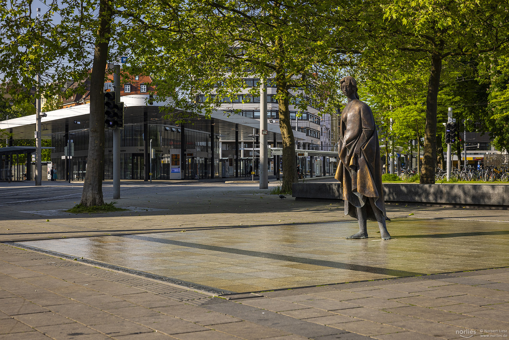 Manzu Brunnen