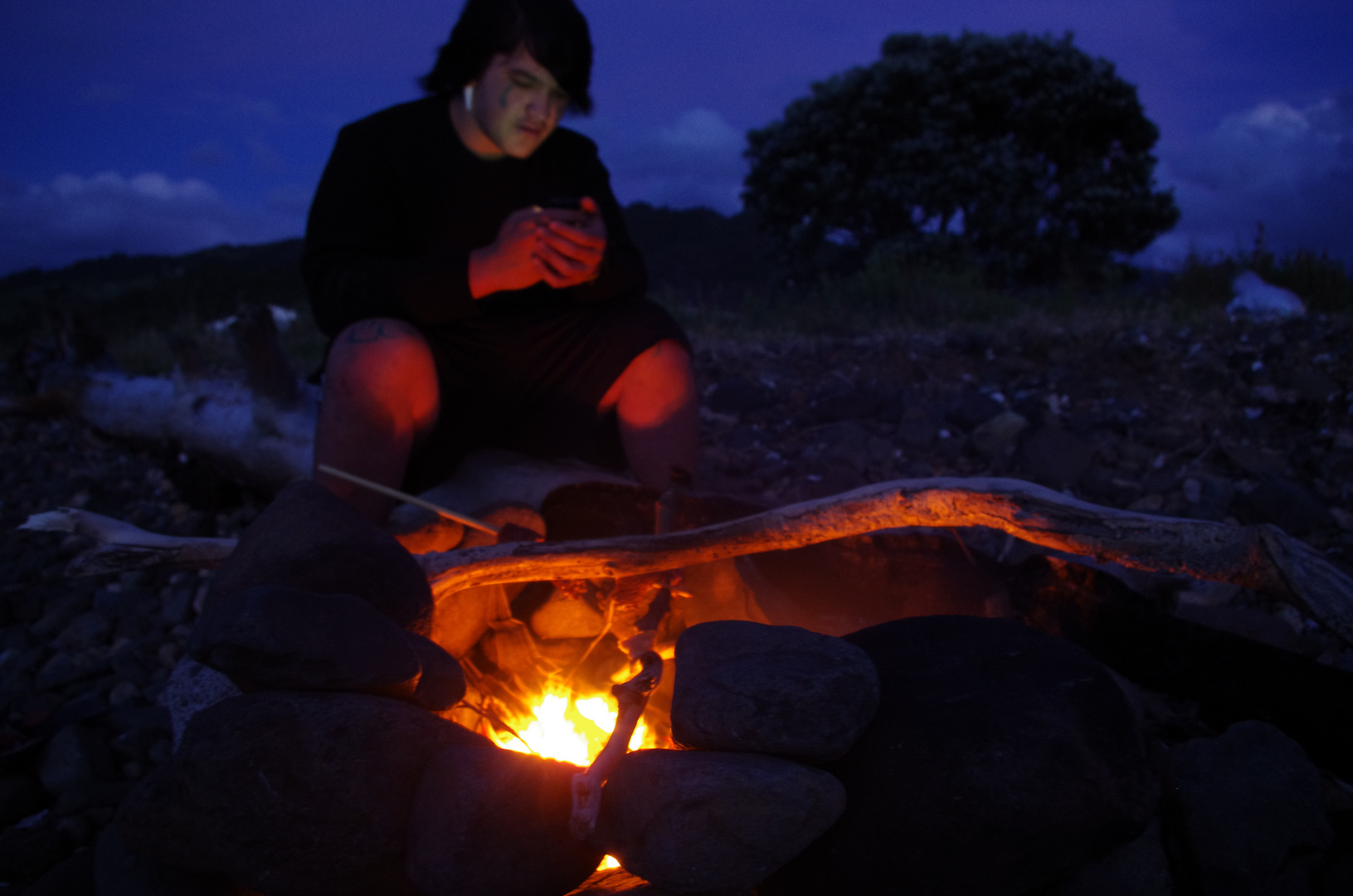 Maori nach Feierabend am Strand