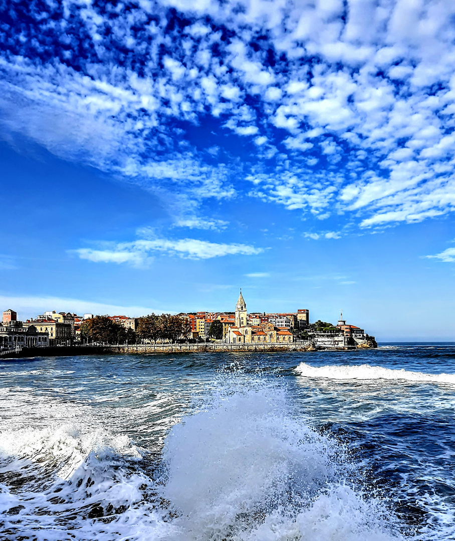 Mar, cielo y ciudad