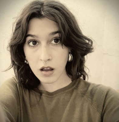 ...Mar observando atentamente...