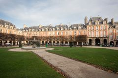 Marais - Place des Vosges - 03