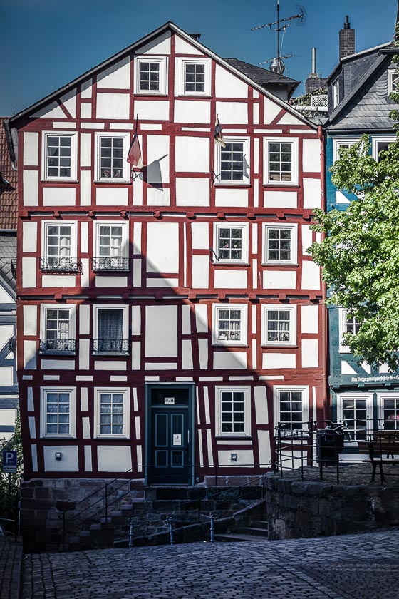 Marburg: Mehrgeschossiges Fachwerkhaus in der Hofstatt