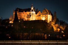 Marburg: Stadtansicht mit Schloss