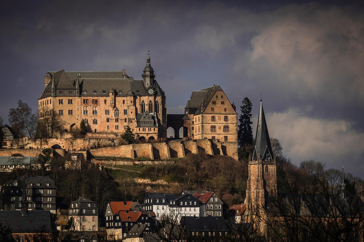 Marburg: Stadtansicht mit Schloss