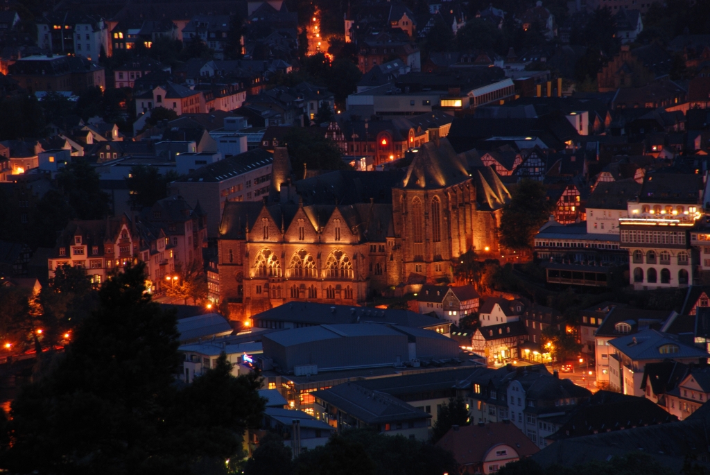 Marburger Stadt bei Nacht