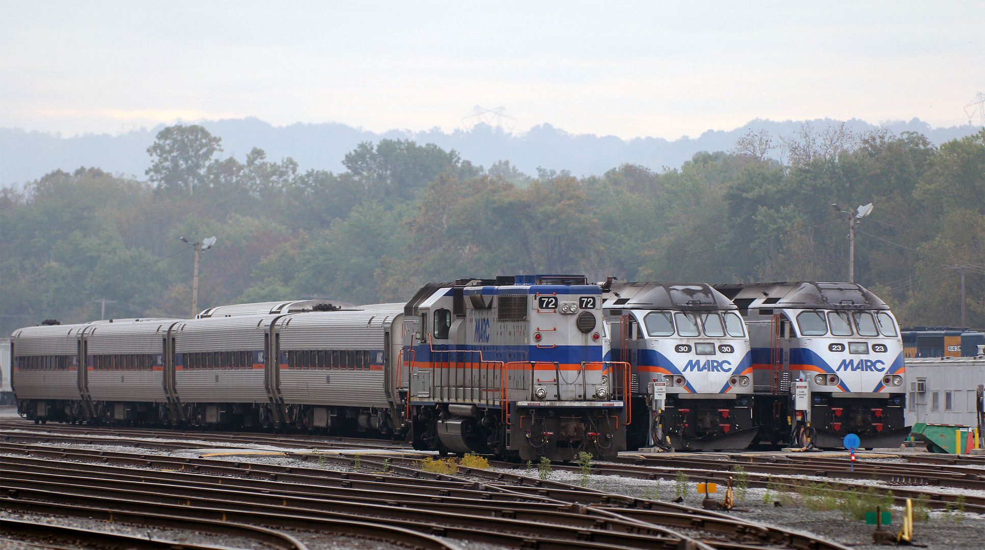 MARC #72 EMD GP39H-2, MAR #23 und MARC#30 MPI MP36PH-3C, Brunswick,MD,USA