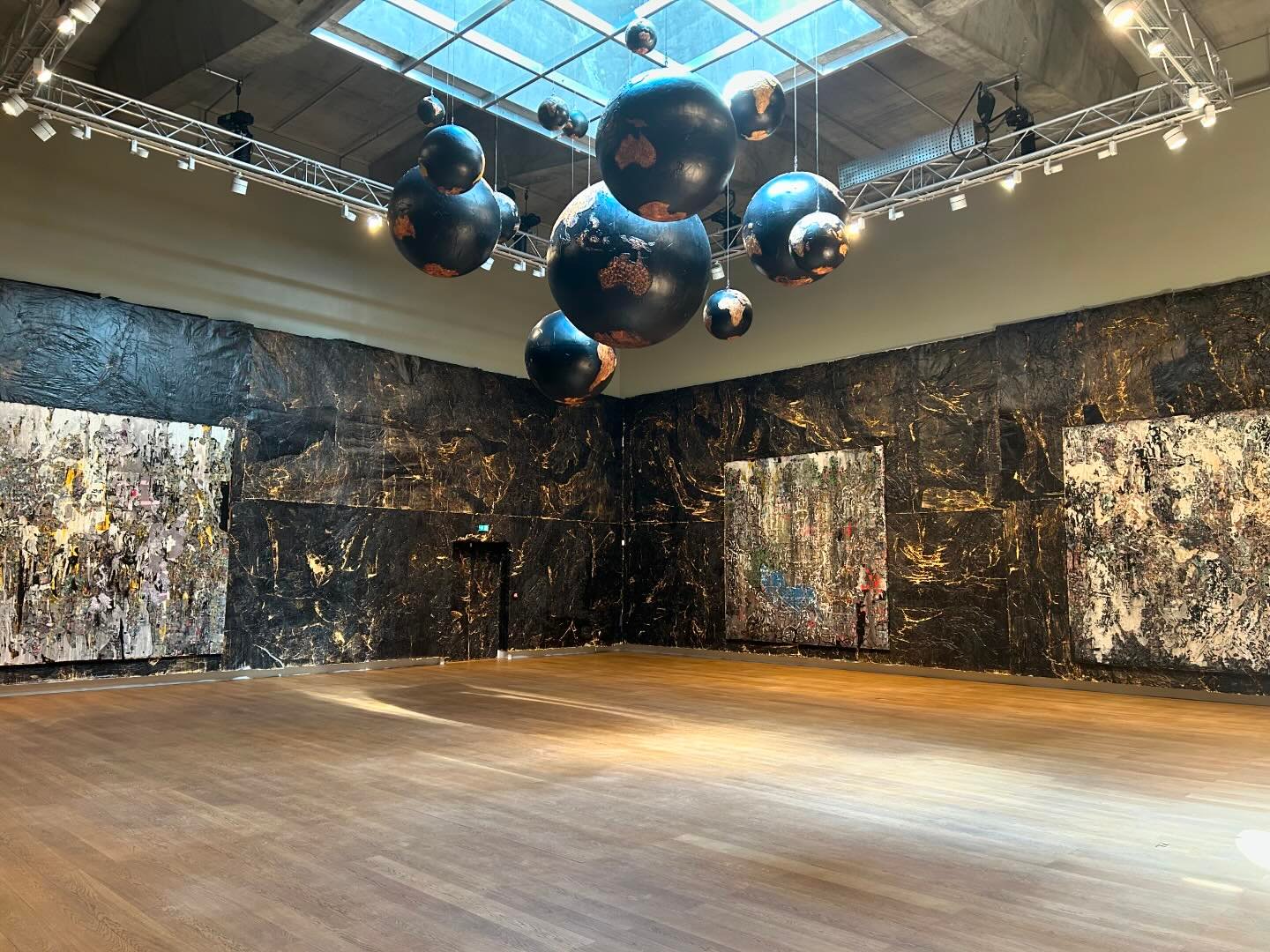 Marc bradford à la galerie Hauser & Wirth de Monaco