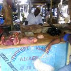 Marché à Abidjan-Cocody. Étale de viande