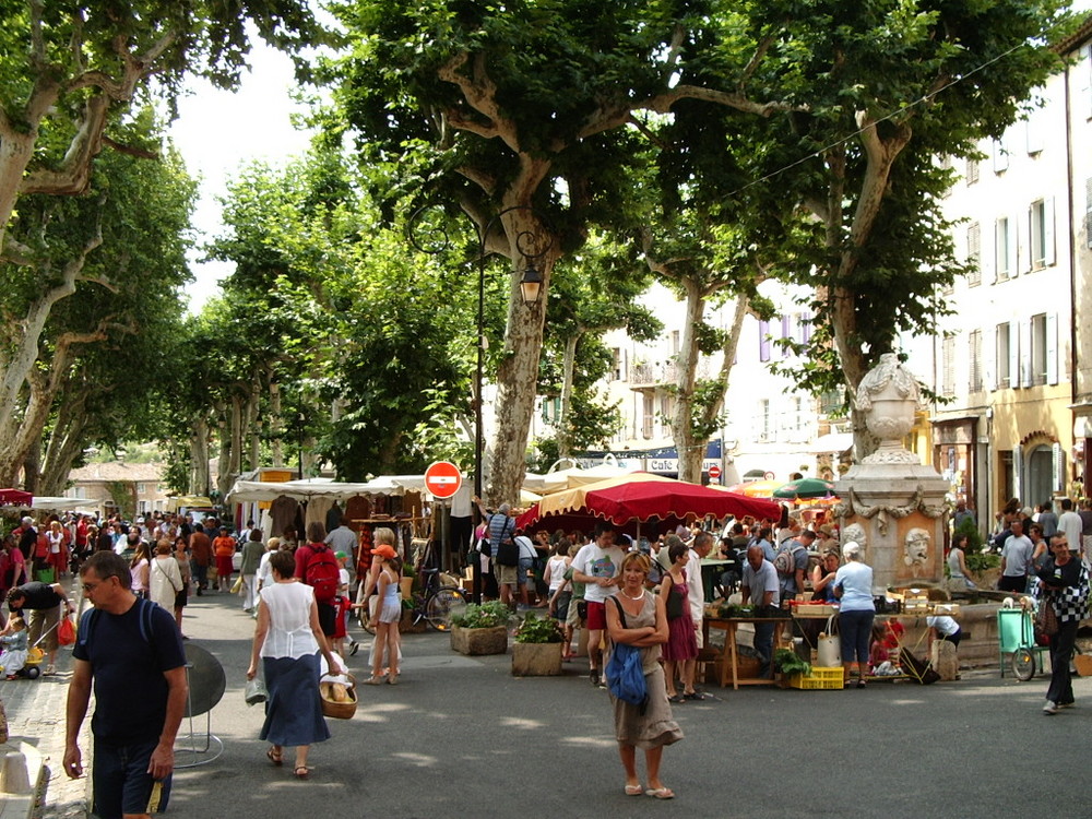 Marché a Cotignac